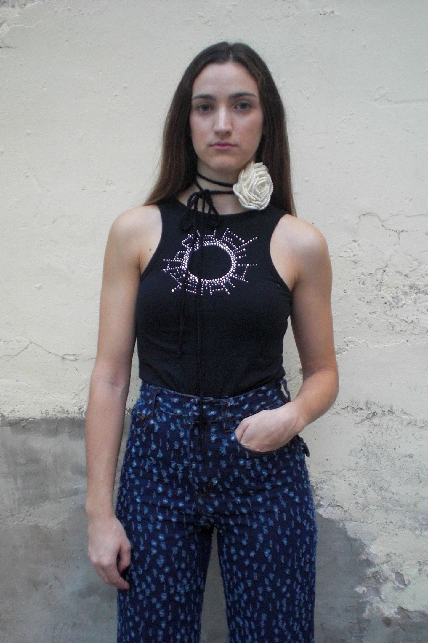 CROCHET FLOWER IN BLACK AND WHITE
