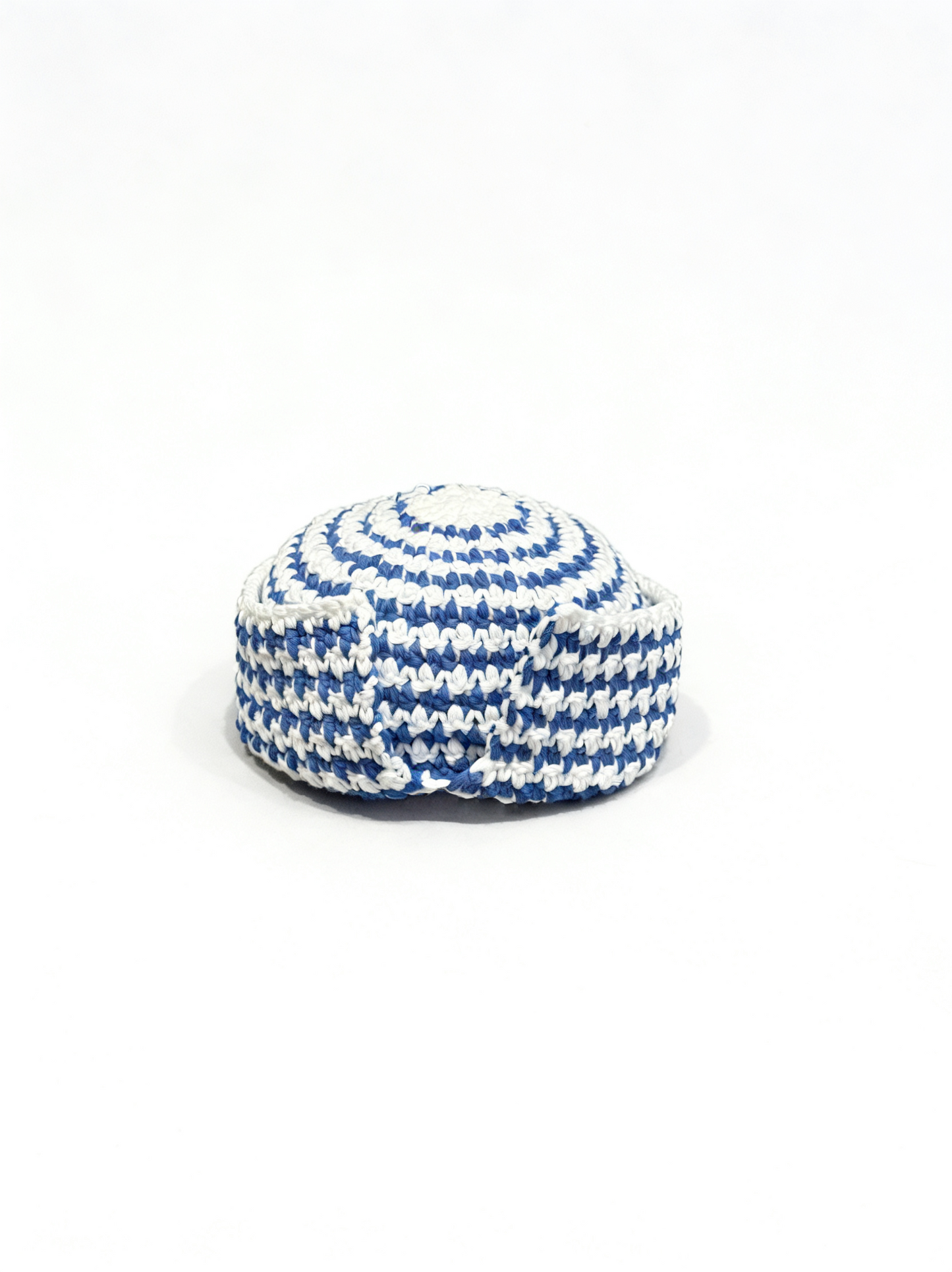 White and blue houndstooth crochet hat