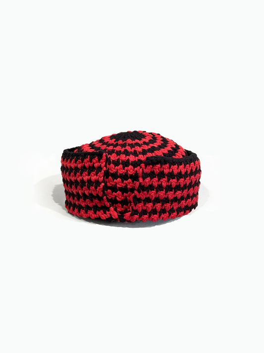 Black and red houndstooth crochet hat